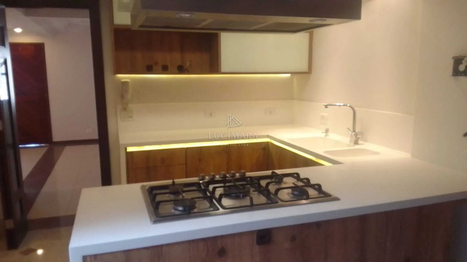 97 m² house with a grill on the balcony and a walk-in closet — photo 6
