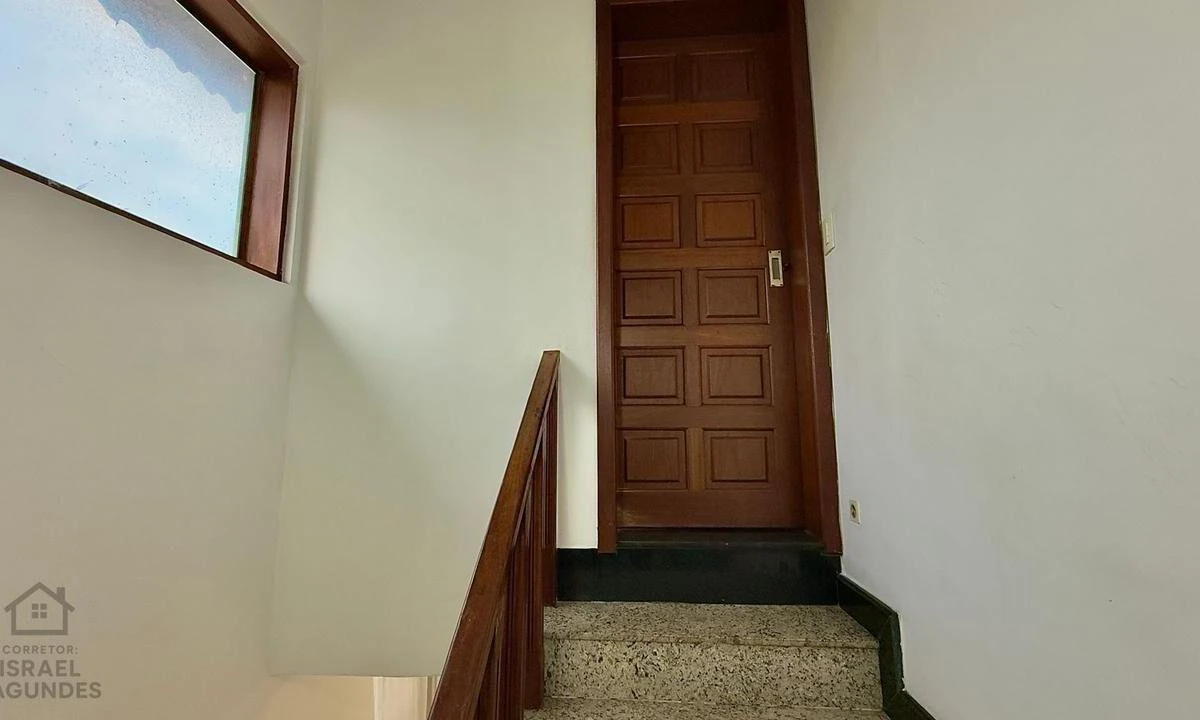 Furnished house with 6 bedrooms and 6 parking spots — photo 22