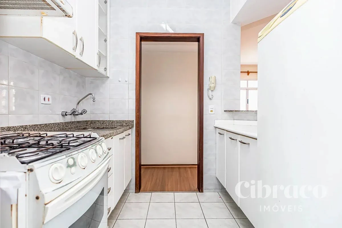 2-bedroom apartment with a home office in Curitiba — photo 18