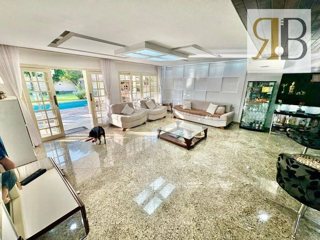 Furnished house with 5 bedrooms and 532 m² — photo 13