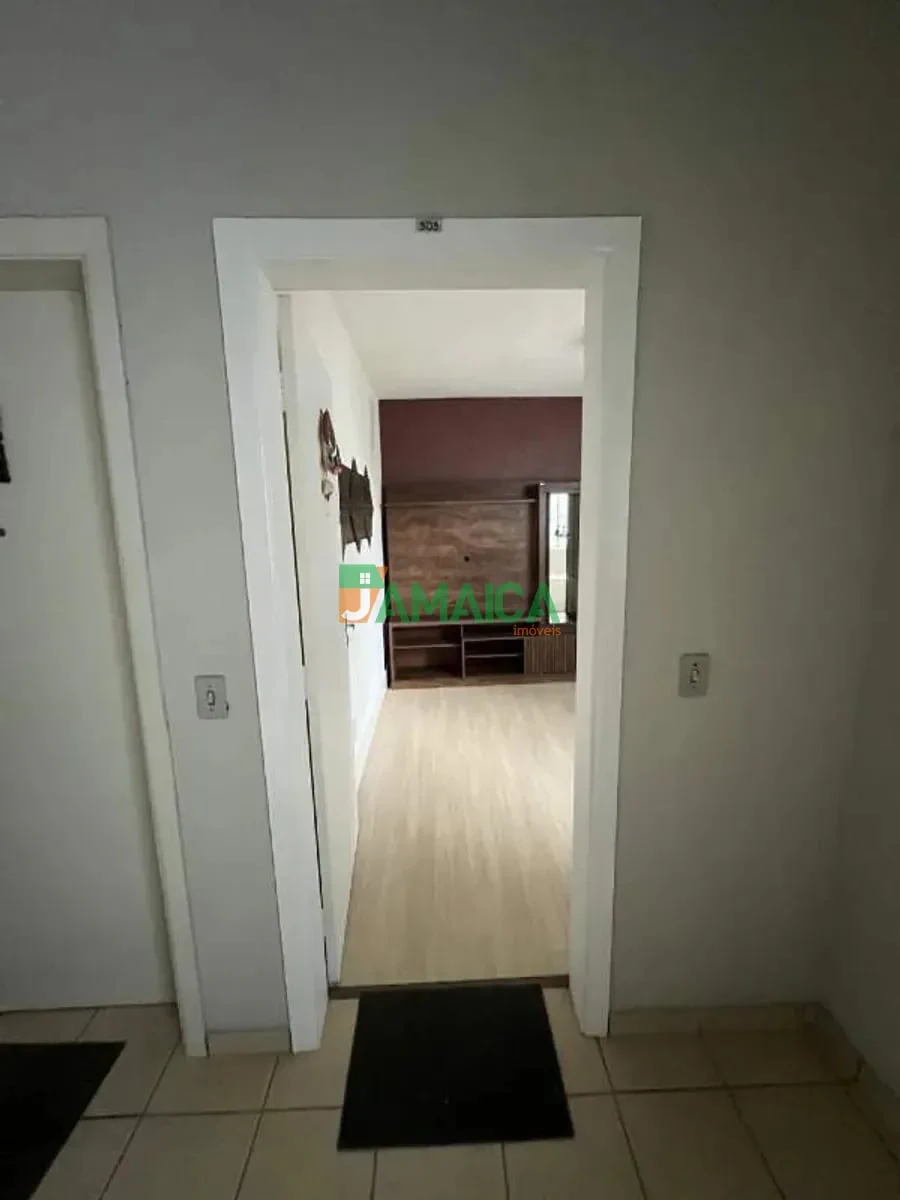 Apartamento de 2 quartos com piso de madeira ou laminado — photo 13