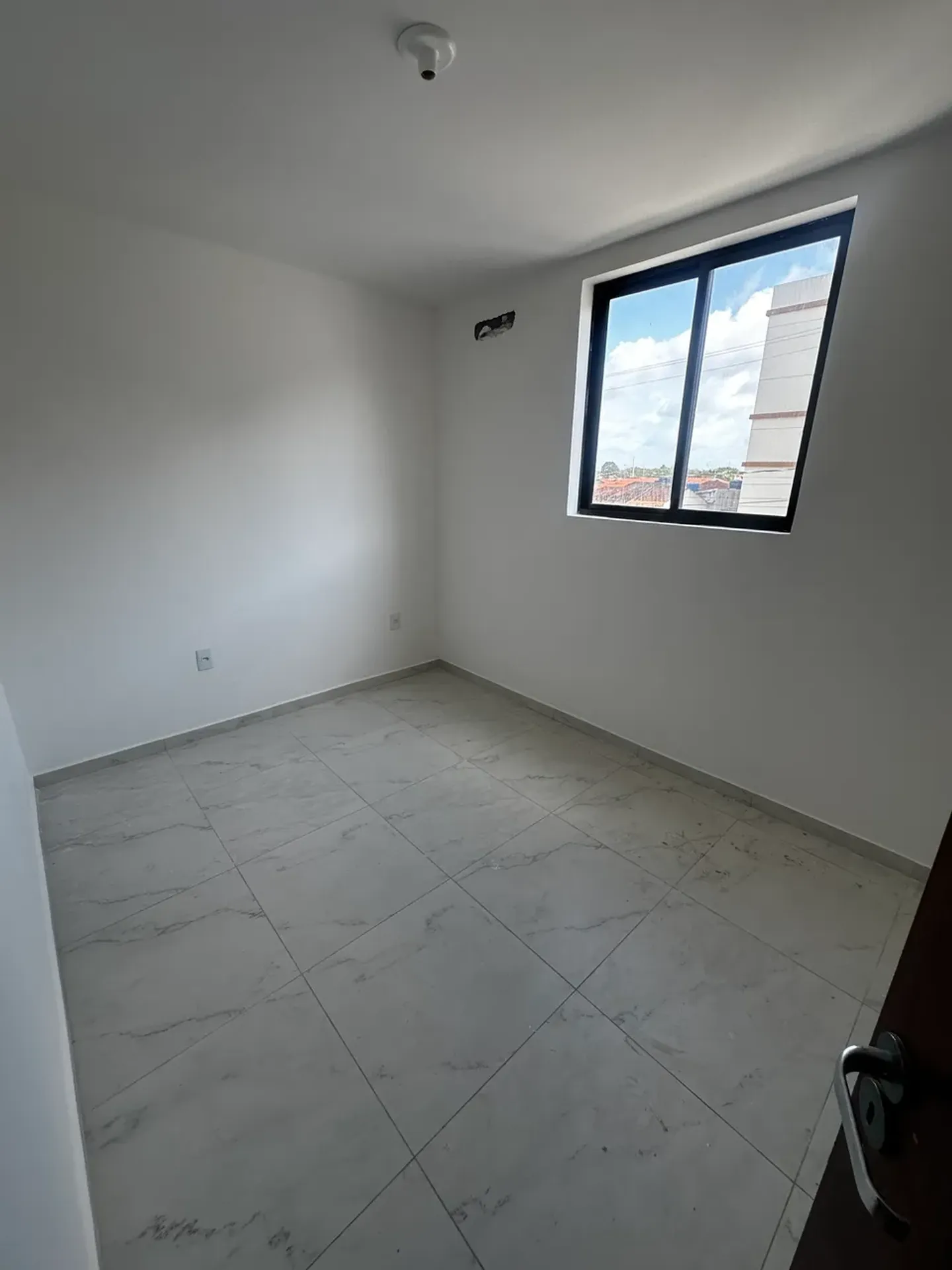 3-bedroom apartment, 1 with its own bathroom, 72 m² — photo 11
