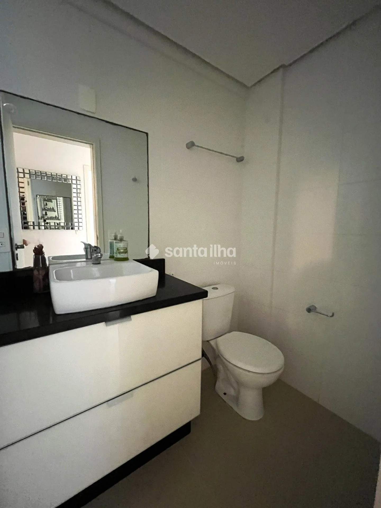 Furnished 2-bedroom apartment with 2 bathrooms — photo 9