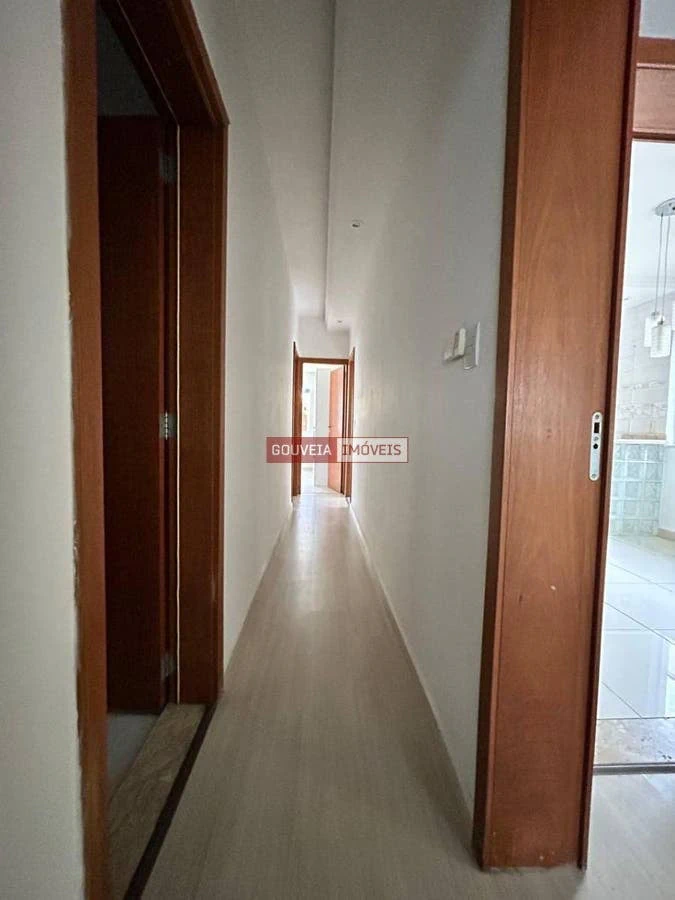 3-bedroom house with a bathtub in Curitiba — photo 23