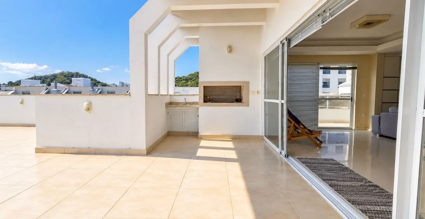 276 m² apartment with a home office and a water view — photo 19