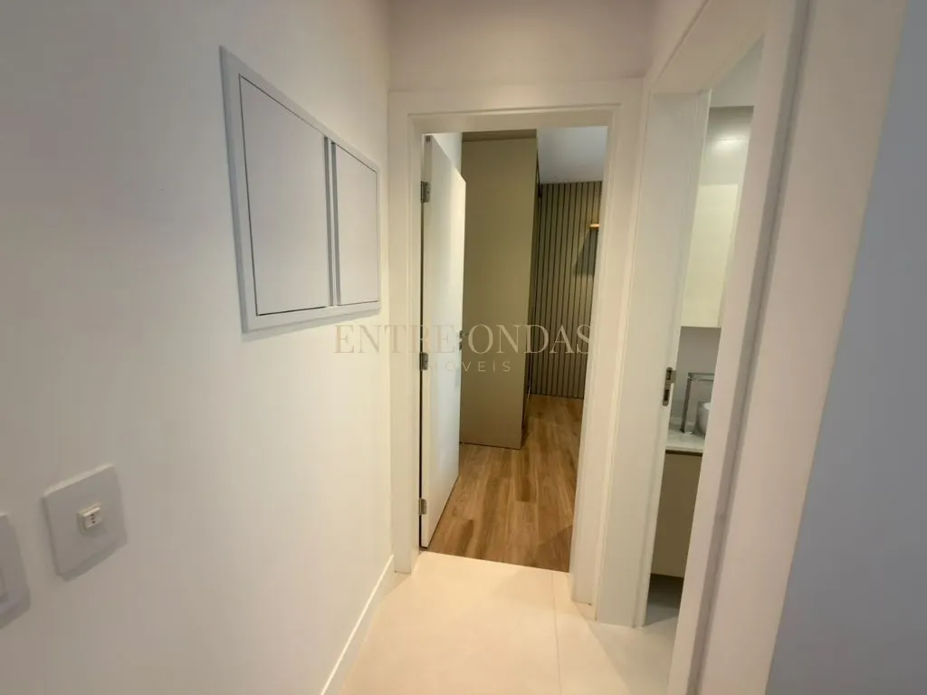 Apartment on the 5th floor with floor-to-ceiling windows — photo 40