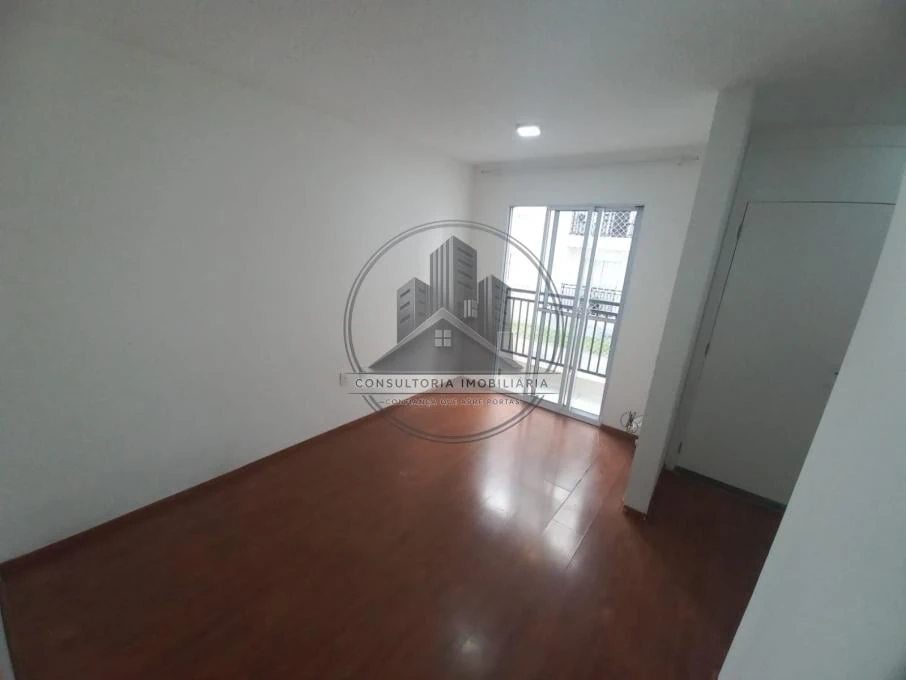 Apartamento de 1 quarto com piso de madeira ou laminado — photo 2