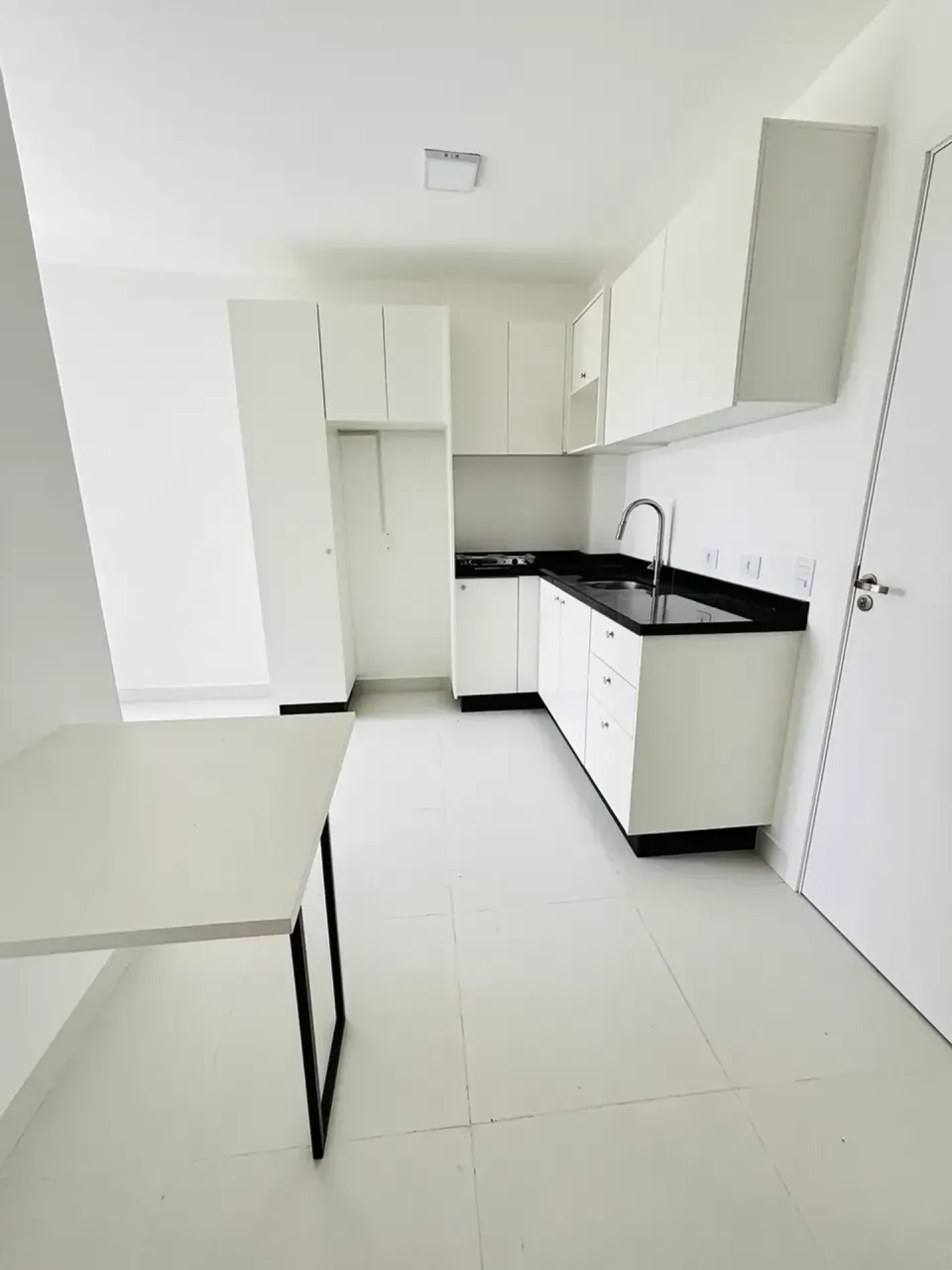 Меблированная квартира с 2 спальнями и балконом — photo 8