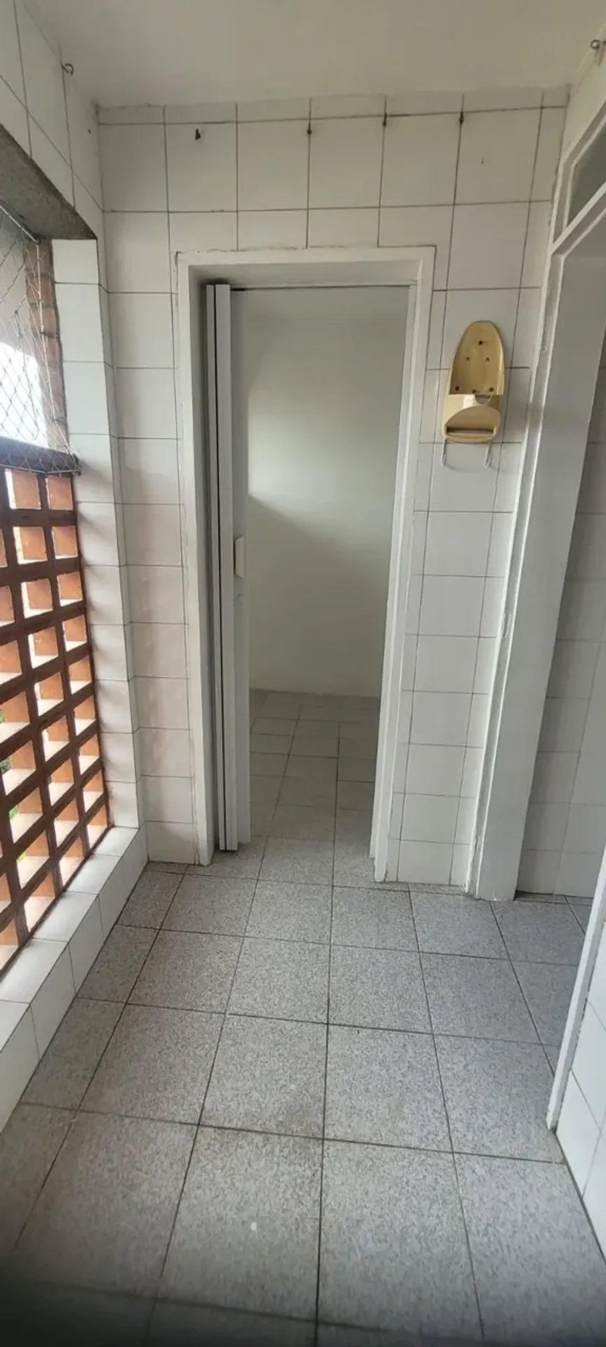 2-bedroom apartment in a building with a gym — photo 6