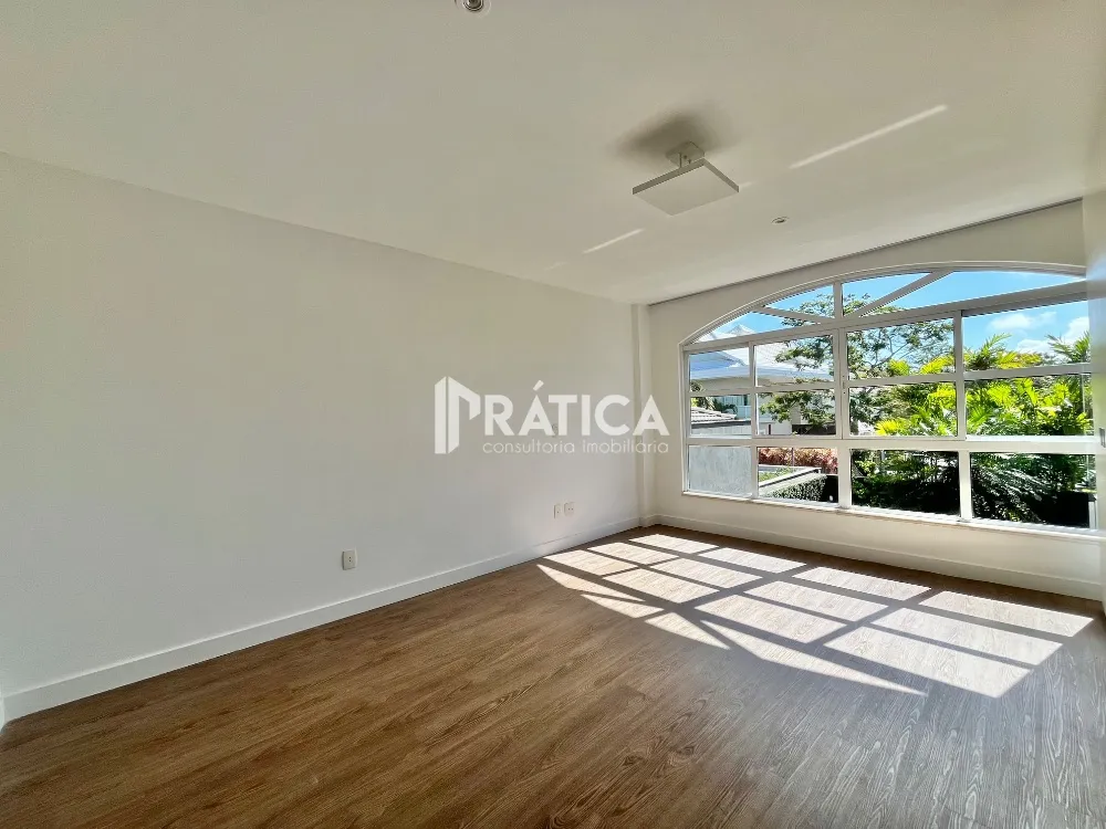 House with 5 bedrooms and a 24-hour concierge — photo 21