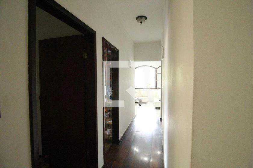 Rental house with 6 bedrooms and 3 en-suite, 599 m² — photo 35