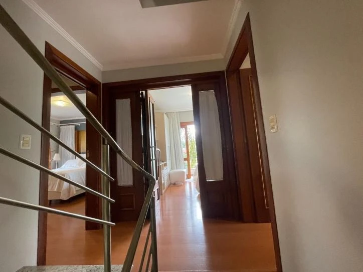 Ванна и 6 спален: дом 320 м² — photo 6