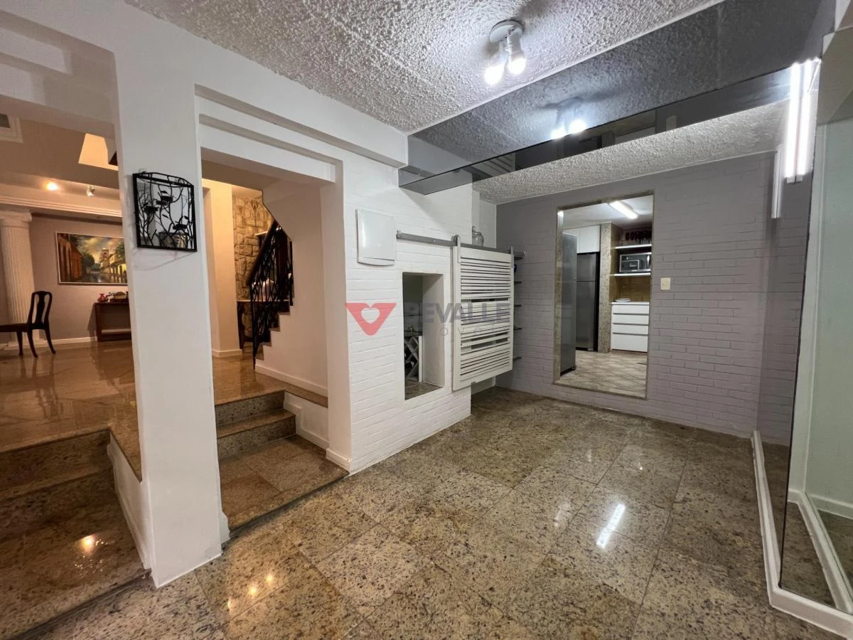 220 m² house with a washing machine and a home office — photo 38