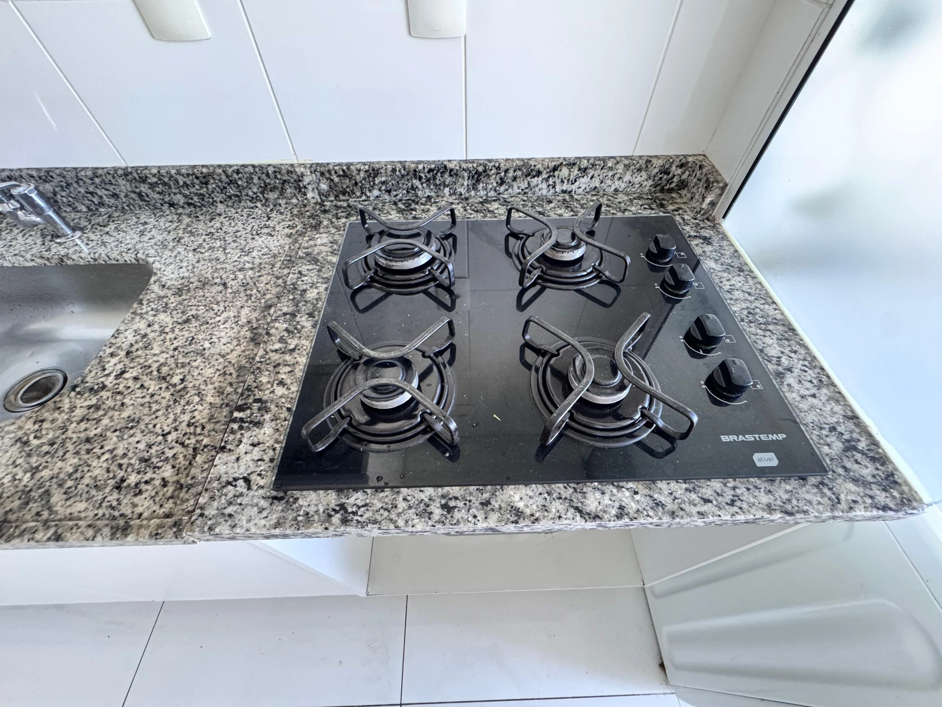 3-bedroom apartment with a grill on the balcony — photo 7