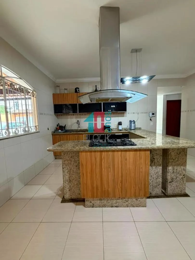 House with shared outdoor pool, 2 bedrooms and 400 m² — photo 11