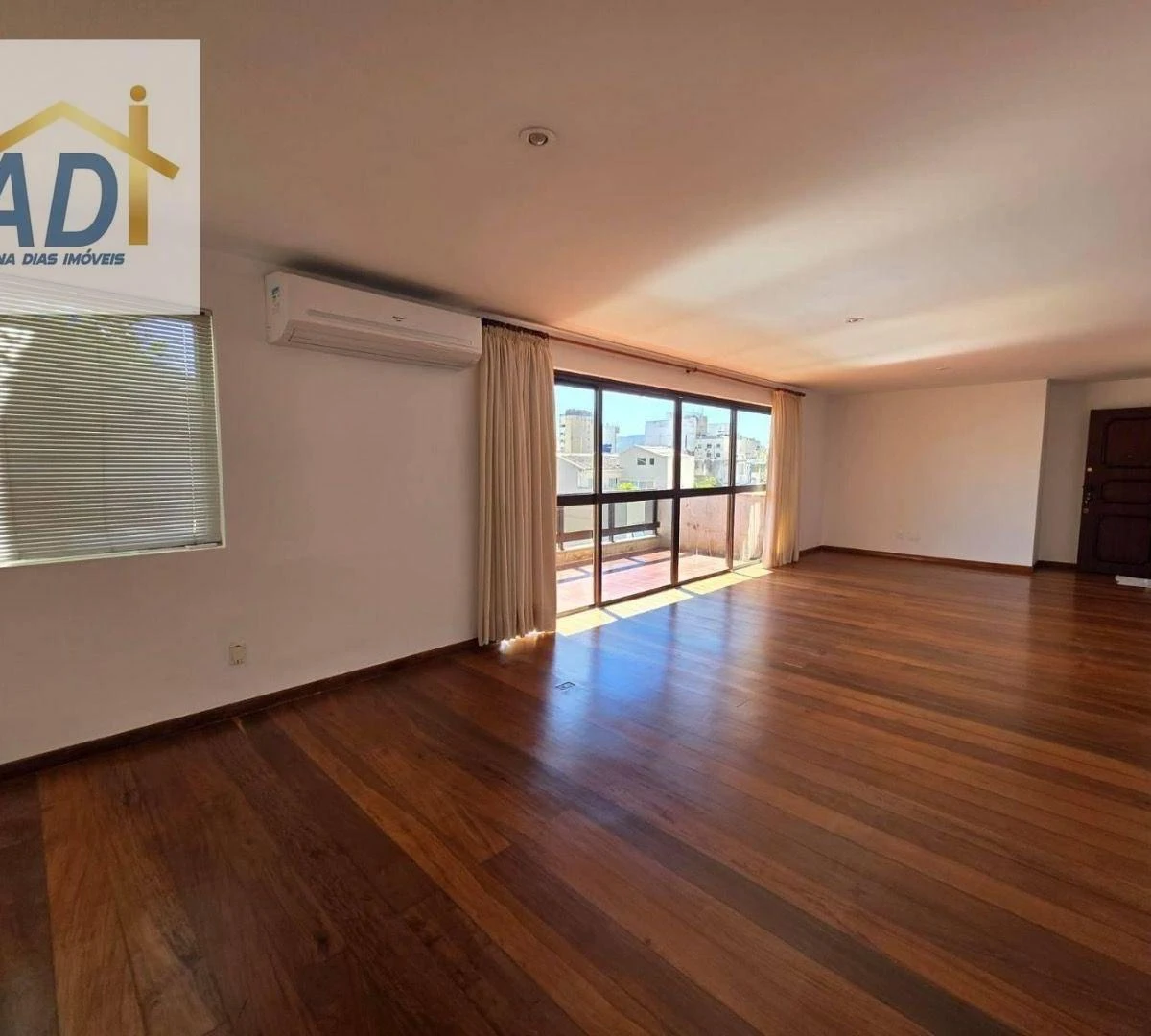 Apartamento de 142 m² com 3 quartos e cozinha fechada — photo 36