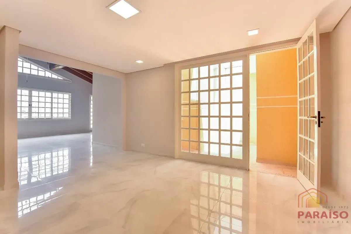 689 m² house with 5 bedrooms and 7 bathrooms — photo 11