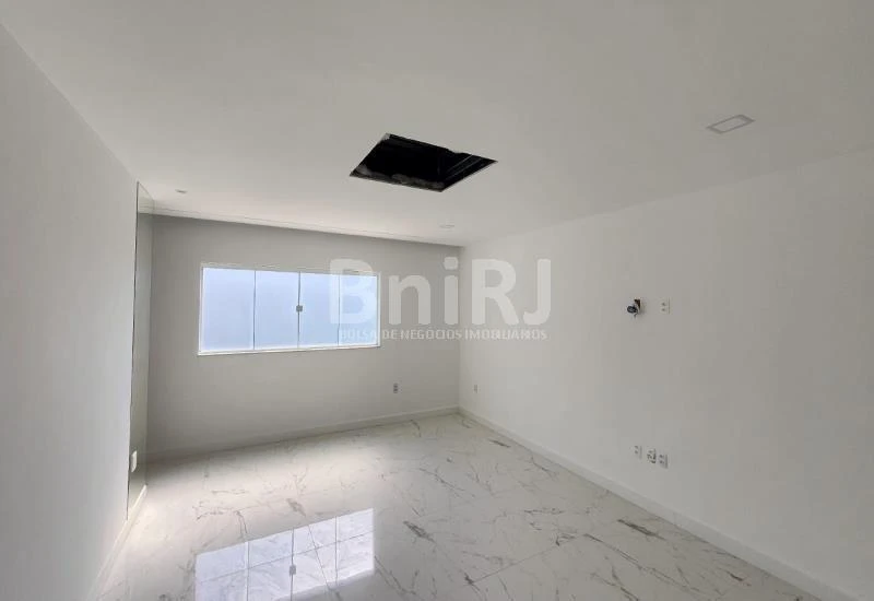 House with 6 bedrooms and 500 m² with 2 parking spaces — photo 40