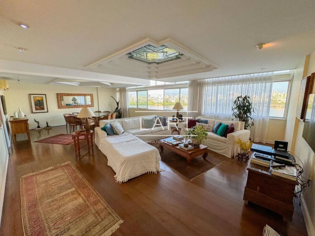 Apartamento de 210 m² com 4 dormitórios e varanda — photo 6