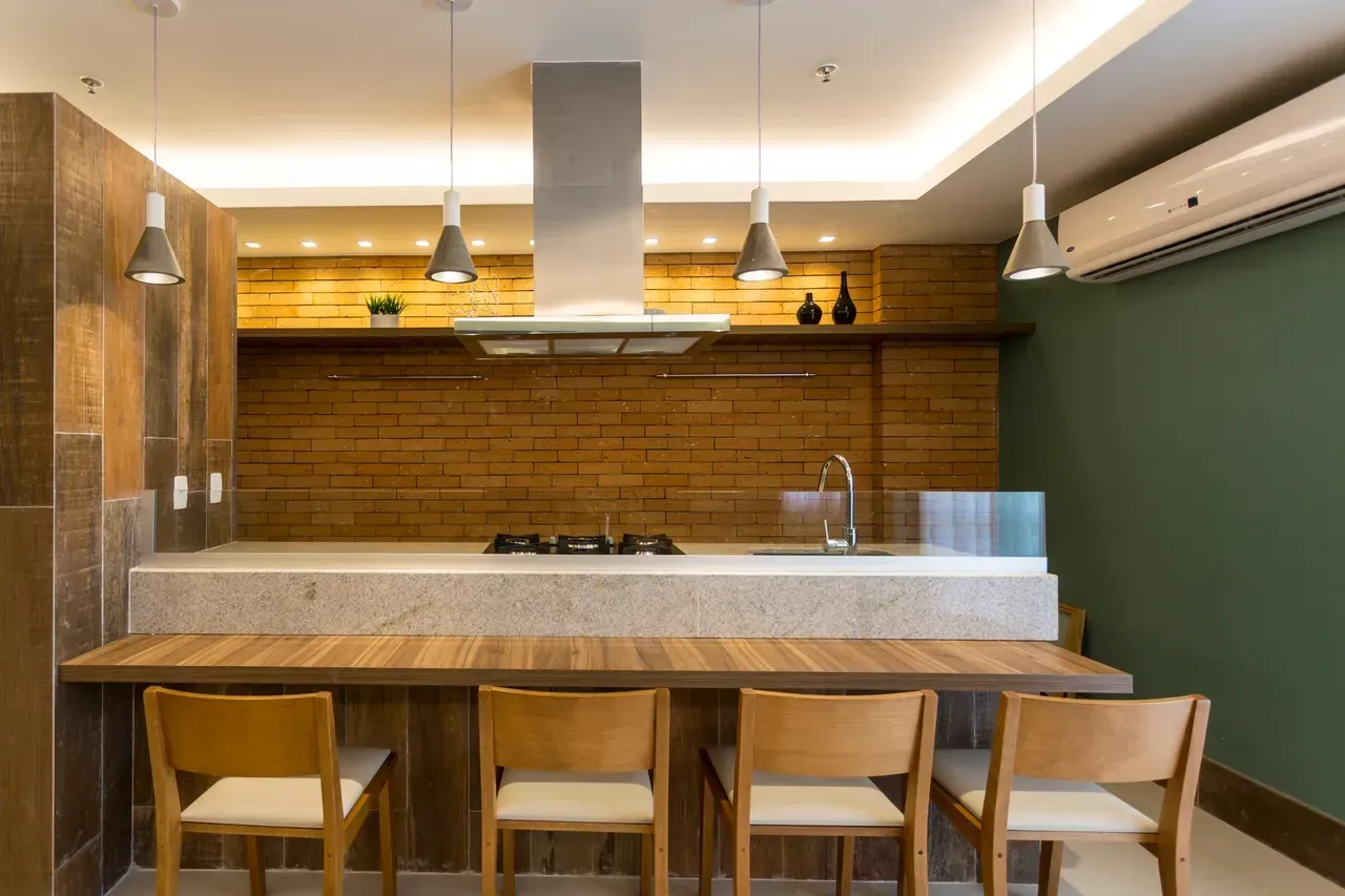 Floor-to-ceiling windows in a 2-bedroom apartment, 90 m² — photo 26