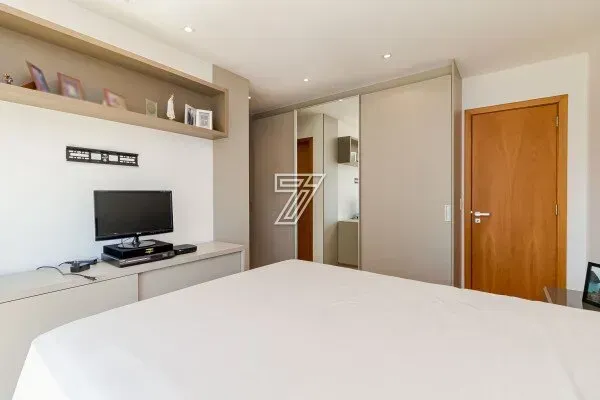 Furnished 3-bedroom apartment on the 13th floor — photo 77