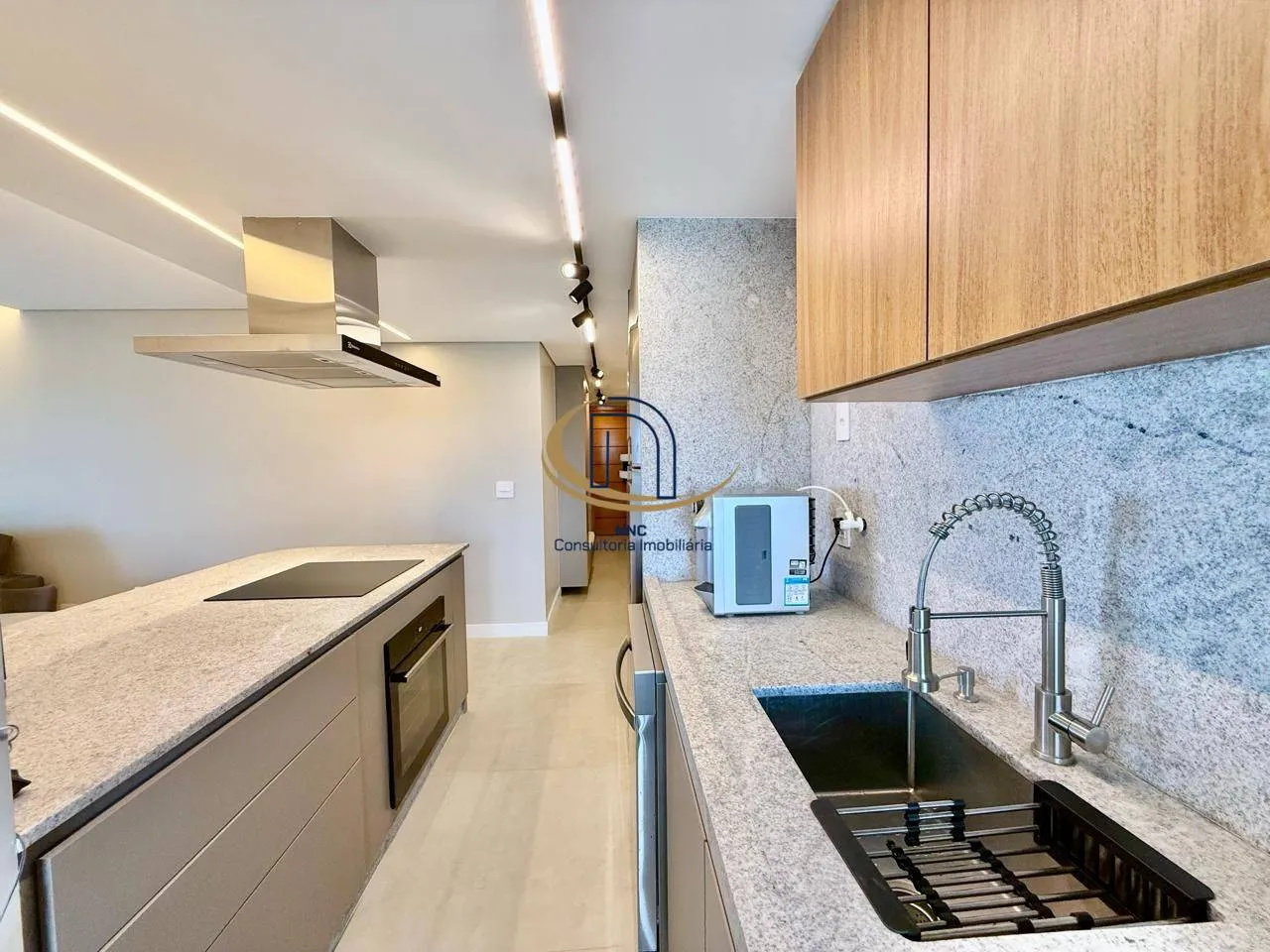 Furnished apartment with 3 bedrooms and 3 bathrooms — photo 15