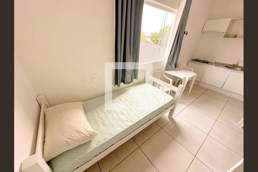 Studio with 1 bedroom, 1 bathroom and private garden — photo 10