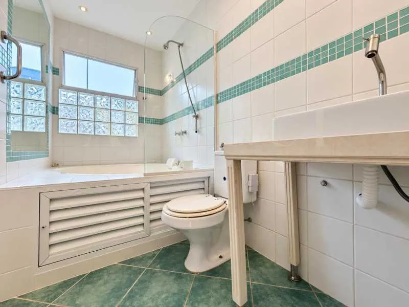 Гардеробна та 4 спальні: квартира 198 м² — photo 15