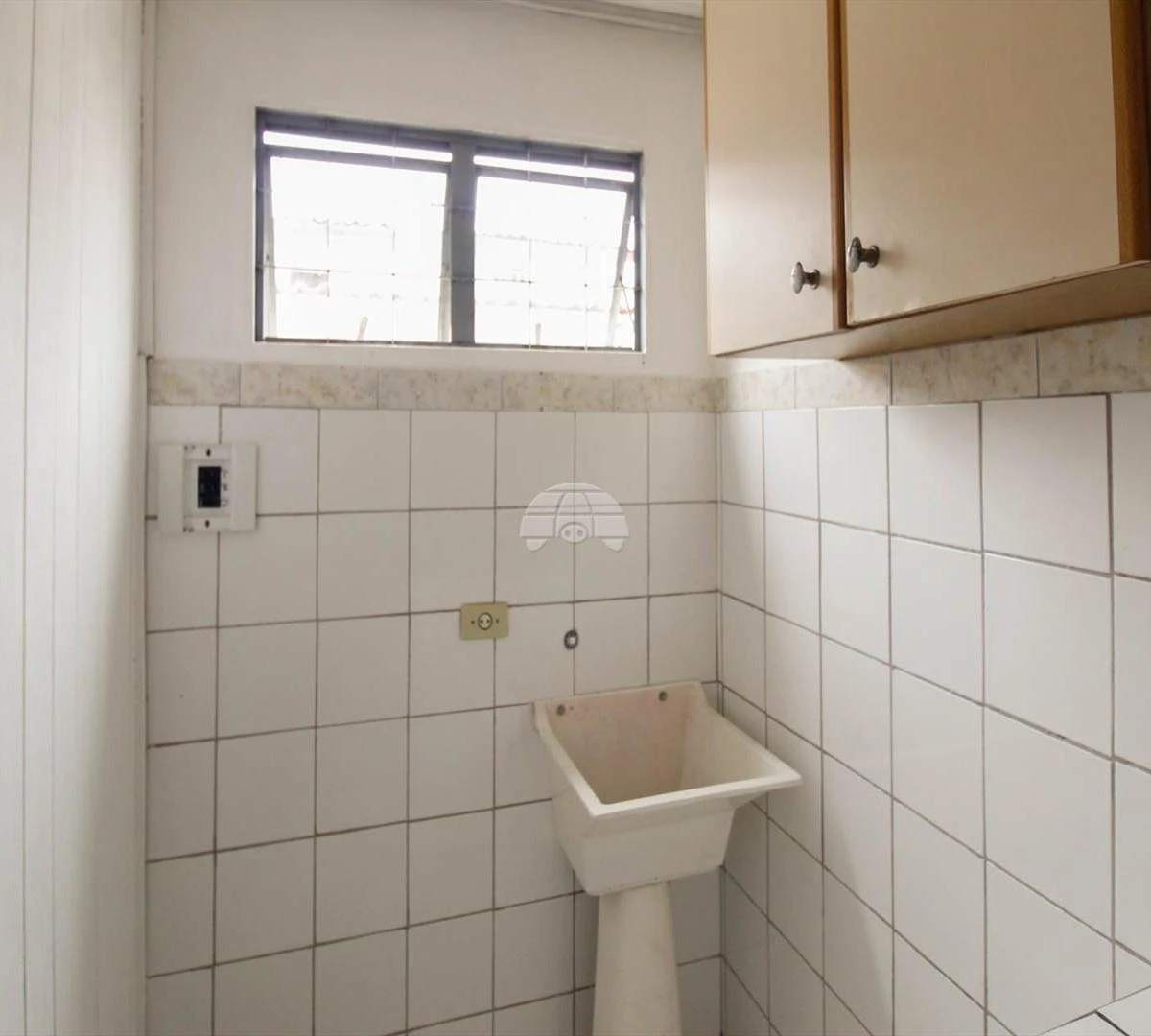 Wood or laminate floors in a 2-bedroom house, 40 m² — photo 6