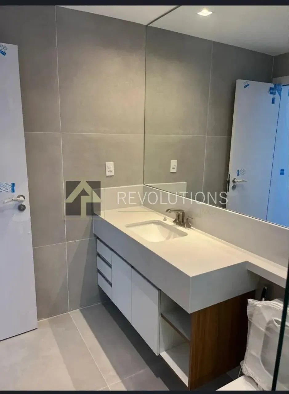 Casa com 3 quartos e 5 banheiros, com varanda — photo 13