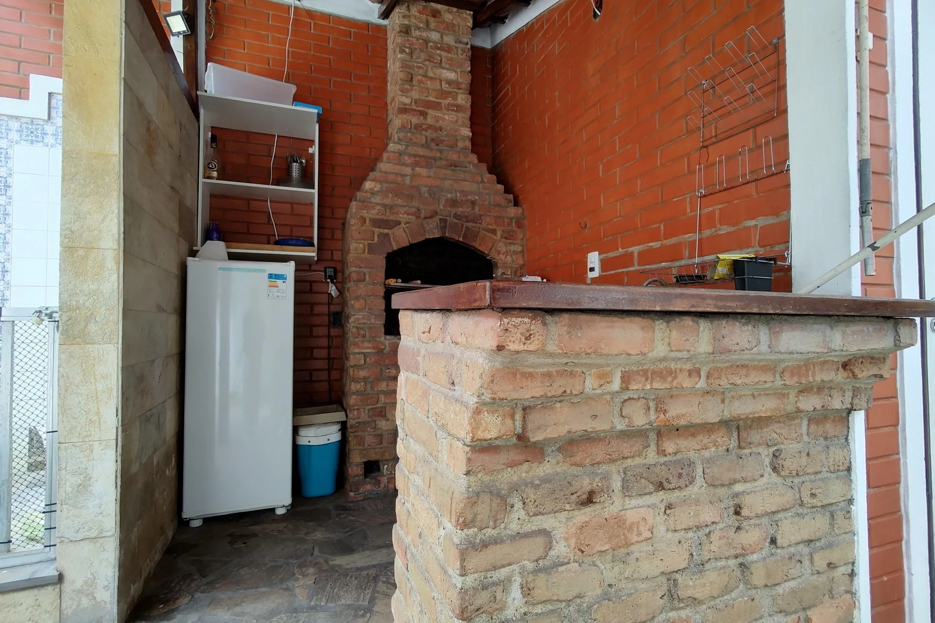 House with 3 bedrooms and a private backyard — photo 44