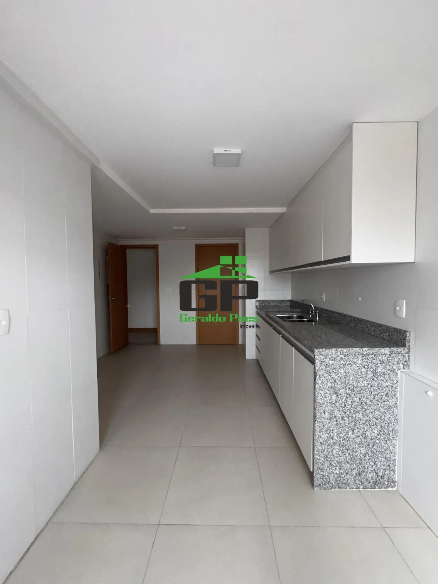 Квартира с 3 спальнями и 2 парковочными местами — photo 31