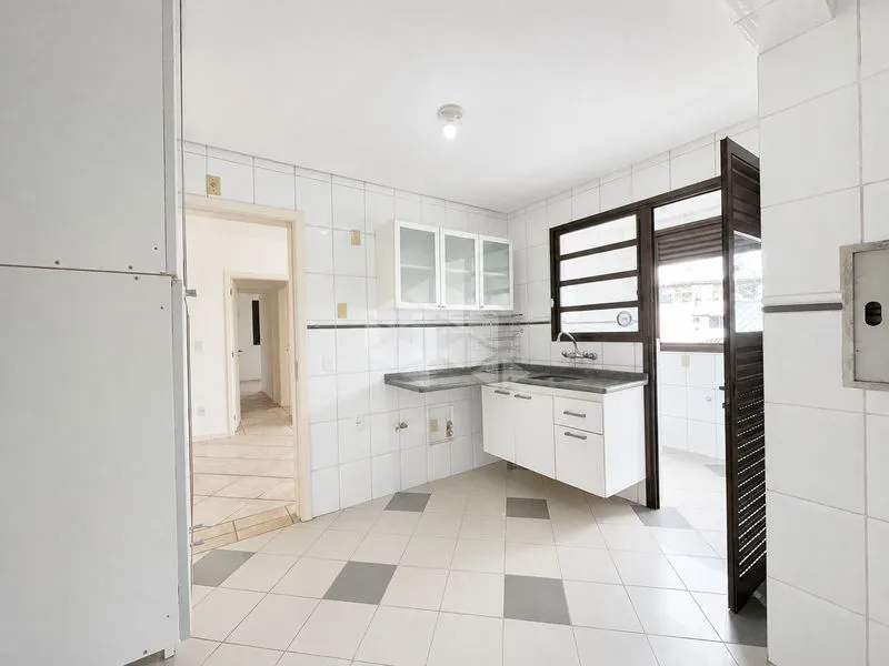 2-bedroom apartment with a water view in Florianópolis — photo 13