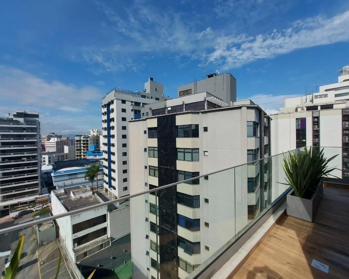 Floor-to-ceiling windows in a 2-bedroom apartment, 64 m² — photo 36