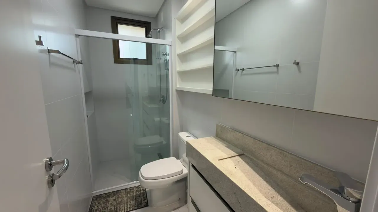 Furnished apartment with open-plan kitchen and 3 en-suites — photo 21