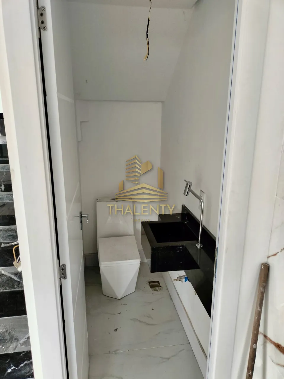 Casa em condomínio com cozinha conceito aberto e 3 suítes — photo 9