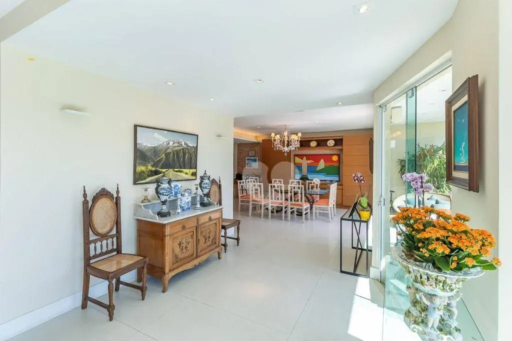 Furnished 574 m² apartment with 4 en-suite bedrooms — photo 9