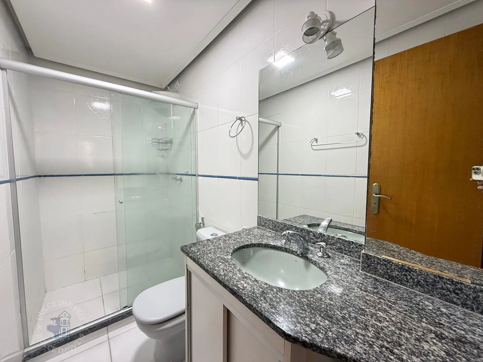 3-bedroom apartment with 1 en-suite and balcony — photo 31