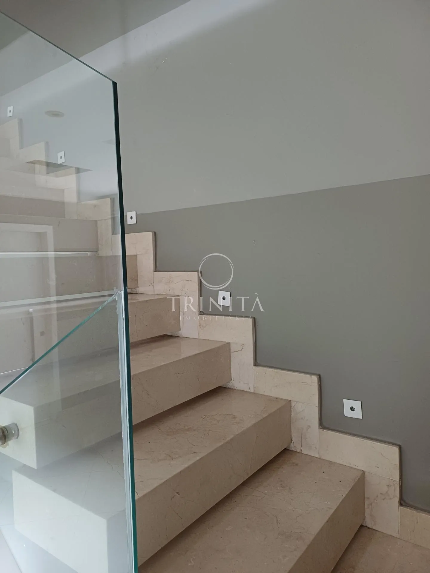 House, 490 m², with a grill on the balcony — photo 56
