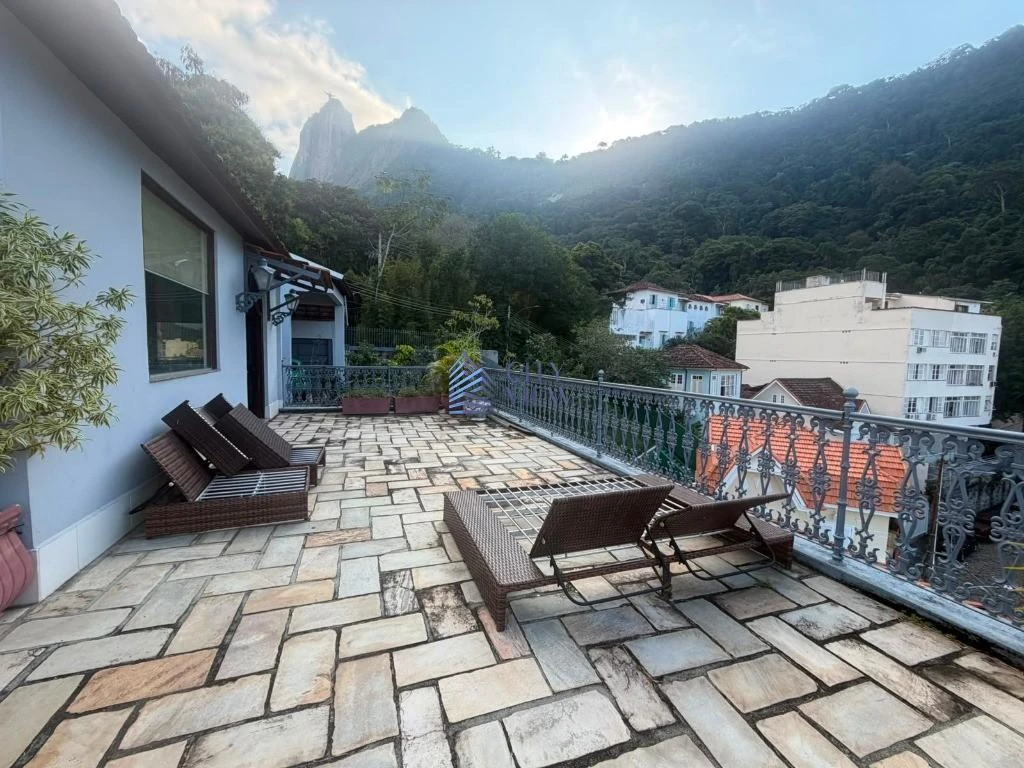 4-bedroom 500 m² house with 5 bathrooms — photo 32