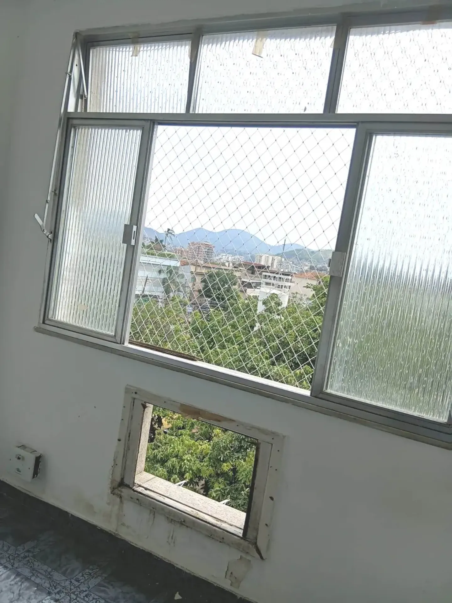 Apartment on the 4th floor with a grill on the balcony — photo 15