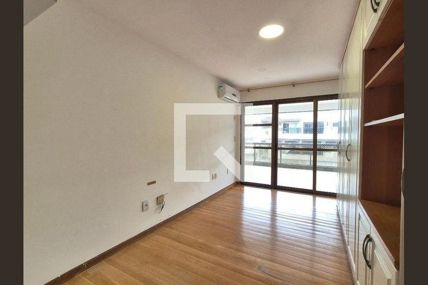 Rental apartment with 3 bedrooms and 208 m² — photo 4