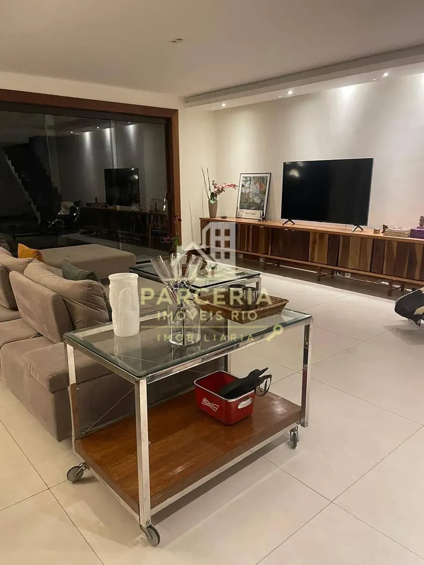 Casa mobiliada com 5 quartos e área de piscina compartilhada — photo 13