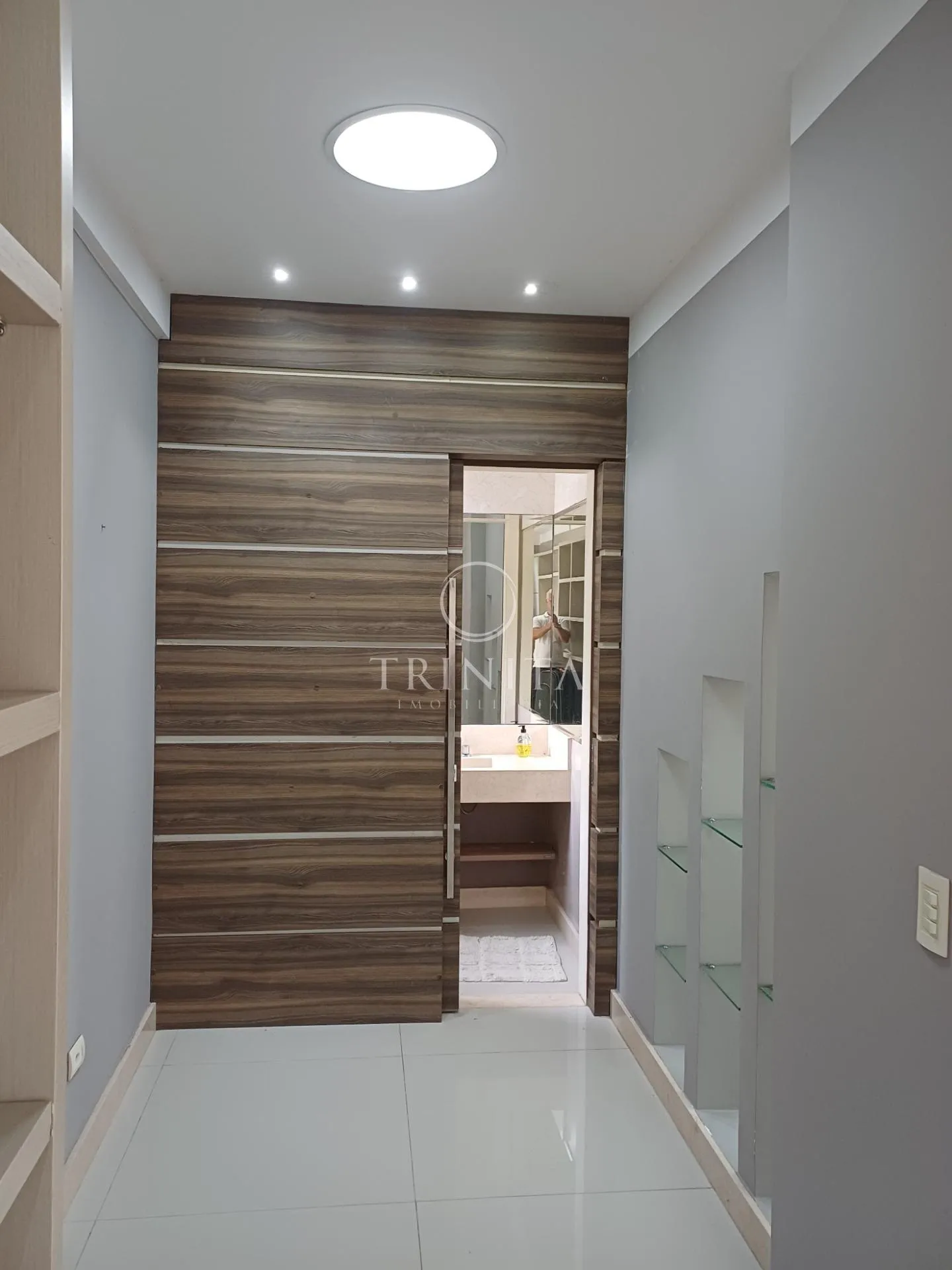 House, 490 m², with a grill on the balcony — photo 36