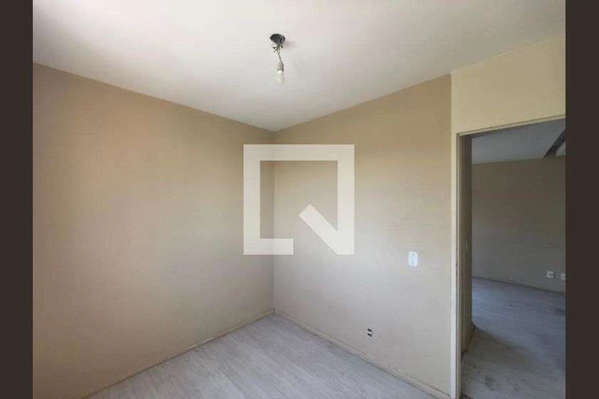 Apartamento de 2 quartos e 1 banheiro com cozinha fechada — photo 21
