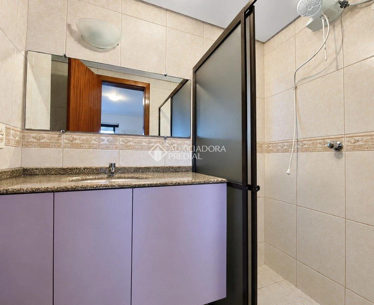 2-bedroom apartment with a washing machine in Florianópolis — photo 14