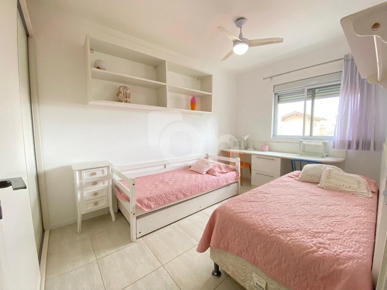 Furnished apartment, 105 m², with a glass-enclosed balcony — photo 7