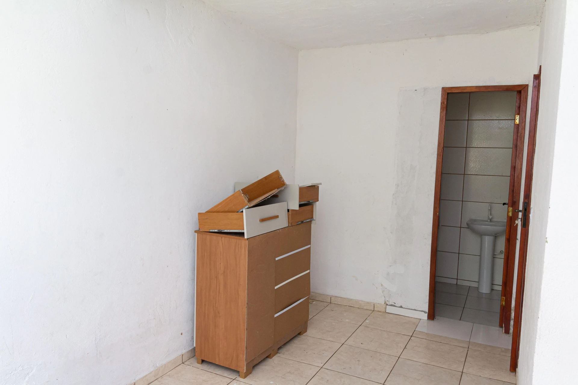 Studio with private laundry area and private garden — photo 25