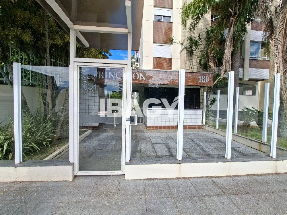 Furnished 2-bedroom apartment with a balcony — photo 15
