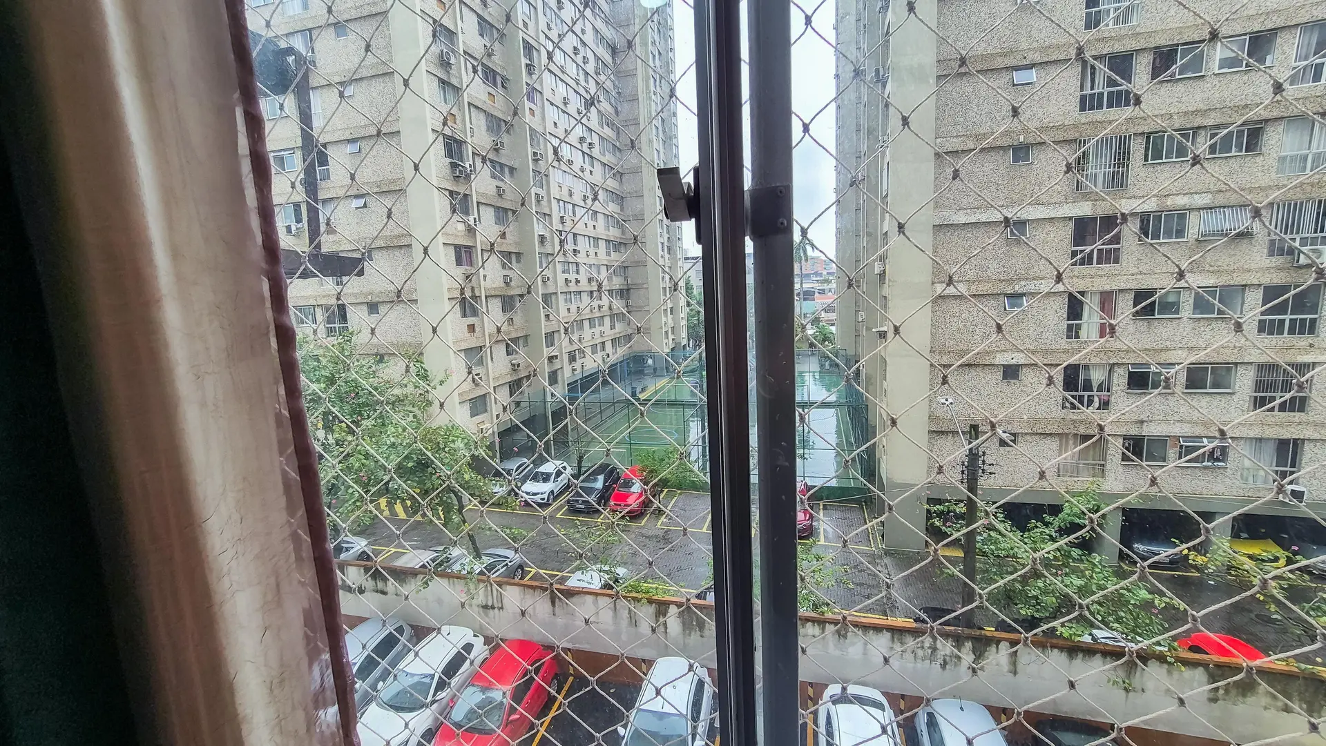 One-bedroom apartment with a washing machine — photo 7